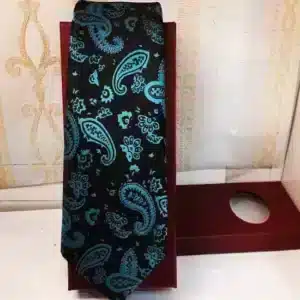 Zwarte stropdas voor heren met blauwgroen paisleypatroon